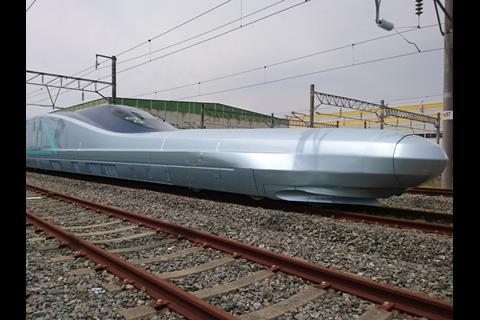 Car 10 at the Aomori end of the ALFA-X trainset is distinguished by its 22 m nose (Photo: JR East).